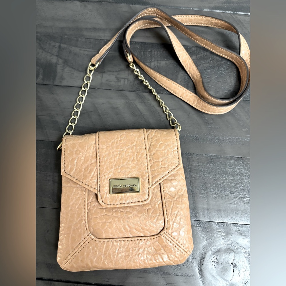 Sofia Vergara Small Crossbody Bag – Like New – Compact Everyday Purse